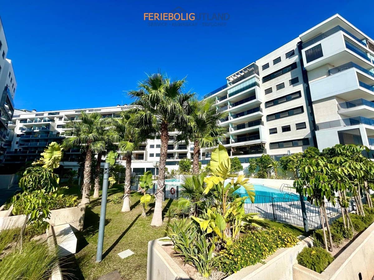 Apartamento de 2 habitaciones en Campoamor en venta con piscina garaje - 379.000 € (Ref: 10076976)
