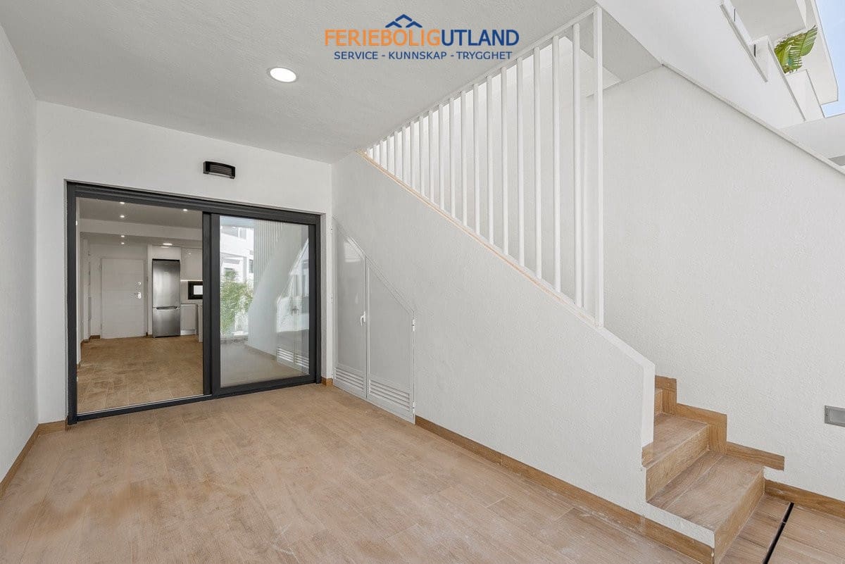 2 Zimmer Penthouse zu verkaufen in Los Balcones mit Pool Garage - 369.000 € (Ref: 10077028)