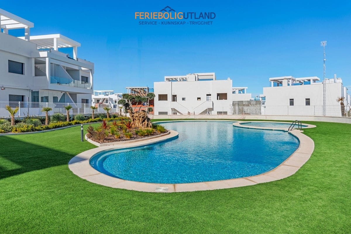2 Zimmer Penthouse zu verkaufen in Los Balcones mit Pool Garage - 369.000 € (Ref: 10077028)