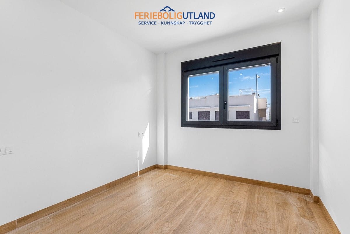 2 Zimmer Penthouse zu verkaufen in Los Balcones mit Pool Garage - 369.000 € (Ref: 10077028)
