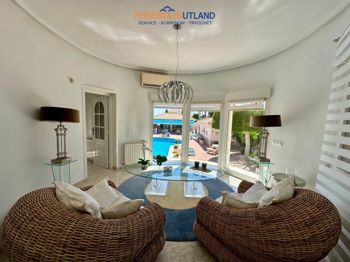 6 Zimmer Villa zu verkaufen in Ciudad Quesada mit Pool Garage - 845.000 € (Ref: 10077030)
