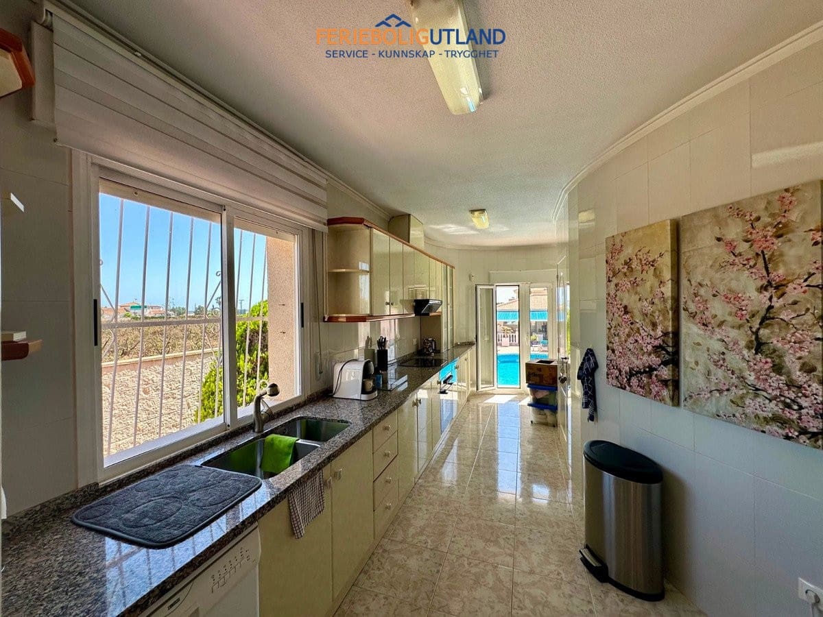 6 Zimmer Villa zu verkaufen in Ciudad Quesada mit Pool Garage - 845.000 € (Ref: 10077030)