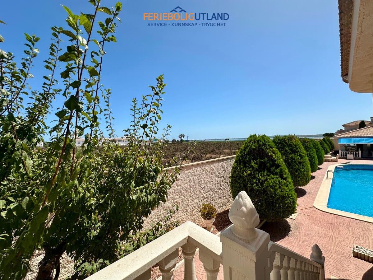 6 Zimmer Villa zu verkaufen in Ciudad Quesada mit Pool Garage - 845.000 € (Ref: 10077030)