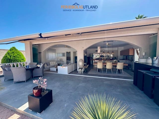 6 Zimmer Villa zu verkaufen in Ciudad Quesada, Rojales mit Pool Garage - 845.000 € (Ref: 10077030)