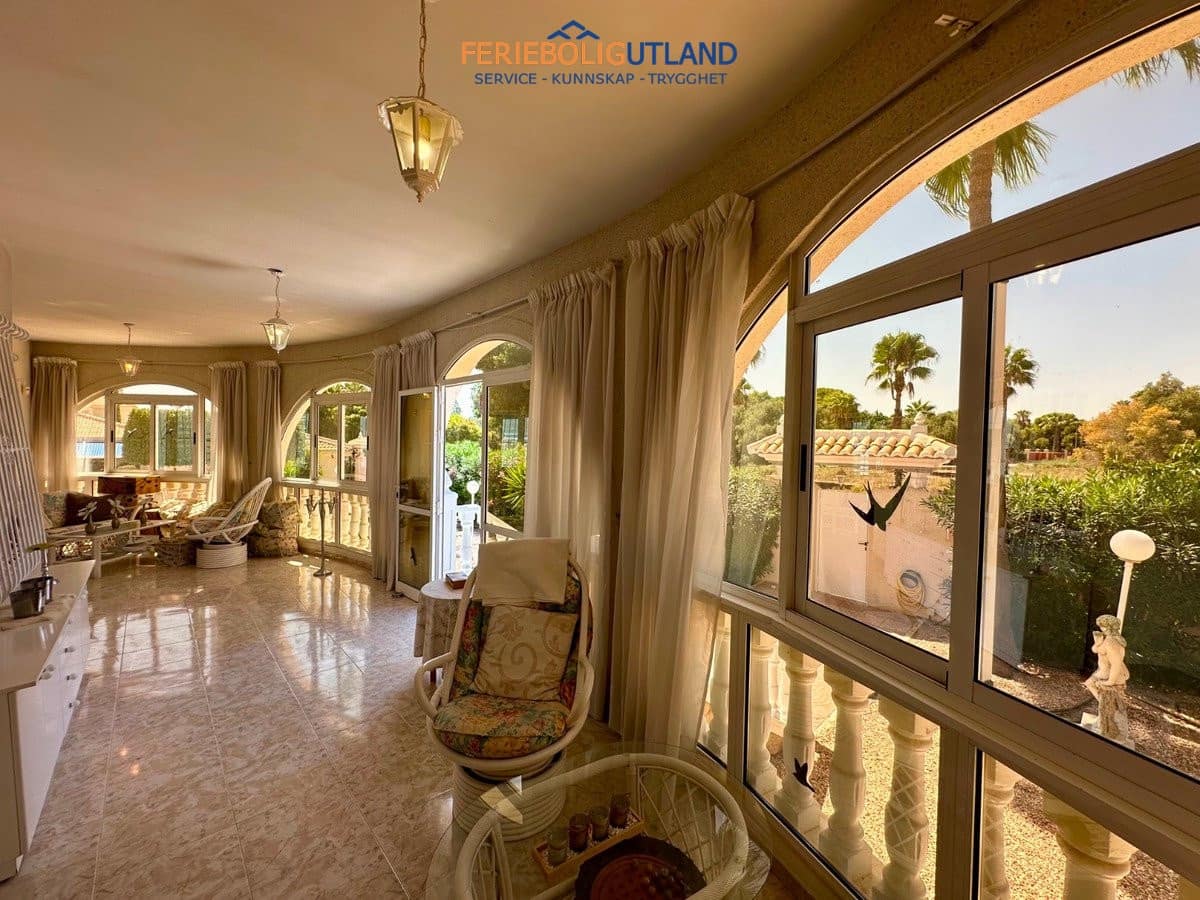 6 Zimmer Villa zu verkaufen in Ciudad Quesada mit Pool Garage - 845.000 € (Ref: 10077030)
