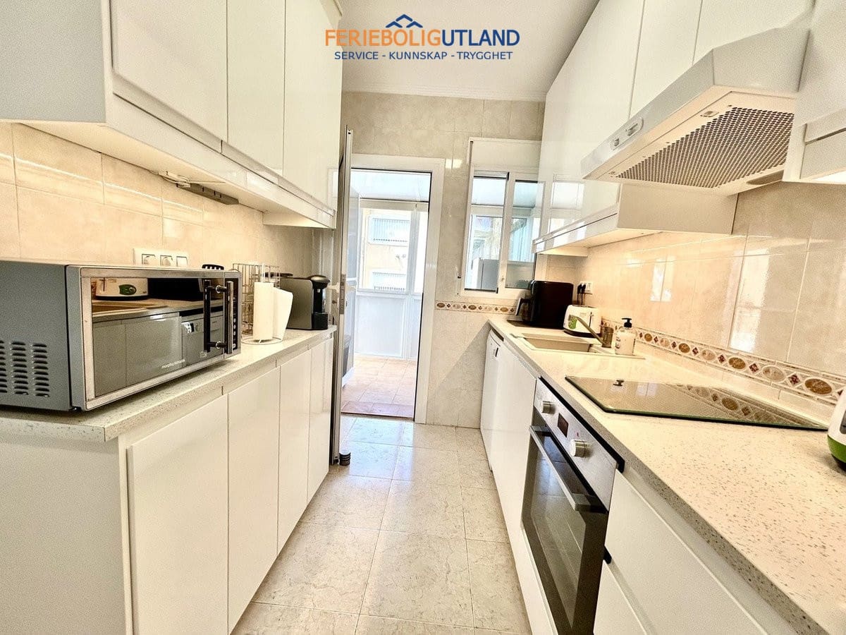 5 makuuhuone Huvila myytävänä paikassa Villamartin mukana uima-altaan 
autotalli - 269 000 € (Ref: 10077035)
