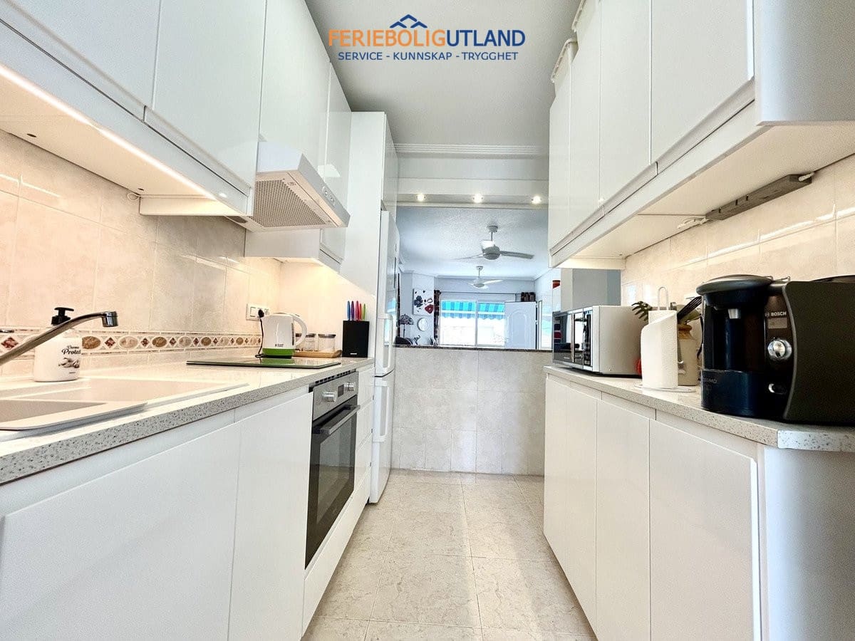 5 makuuhuone Huvila myytävänä paikassa Villamartin mukana uima-altaan 
autotalli - 269 000 € (Ref: 10077035)