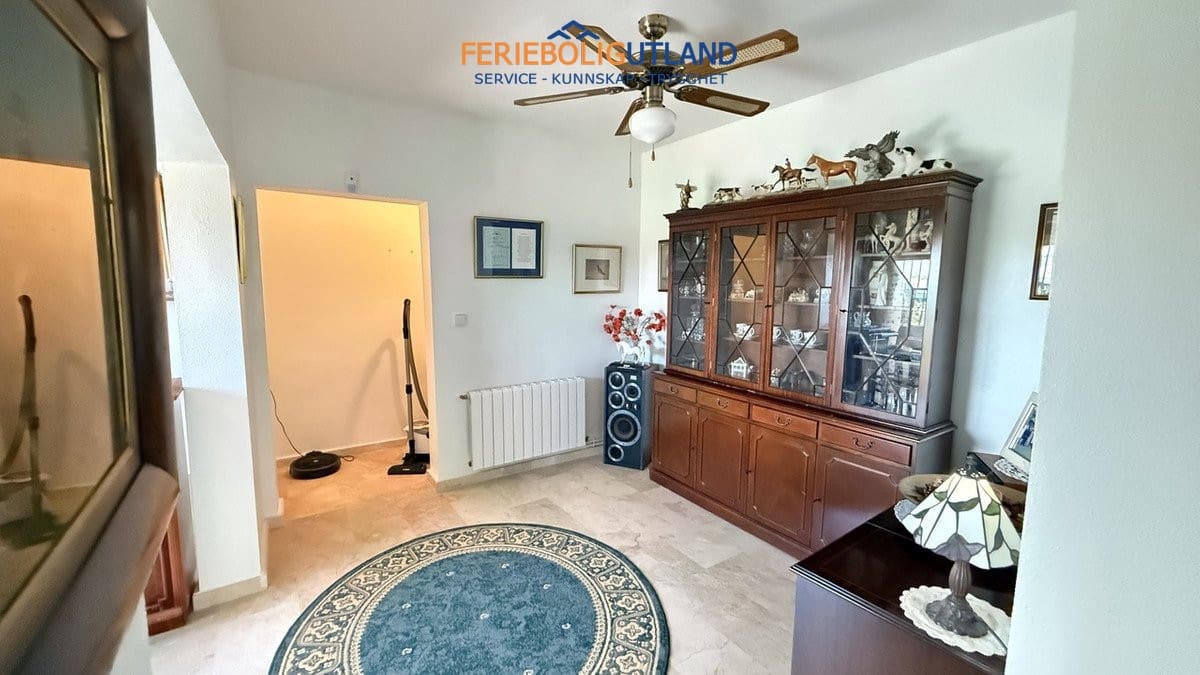 5 sypialnia Willa na sprzedaż w La Zenia z basenem garażem - 635 000 € (Ref: 10077038)