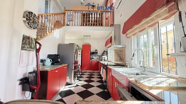 5 sypialnia Willa na sprzedaż w La Zenia, Orihuela z basenem garażem - 635 000 € (Ref: 10077038)