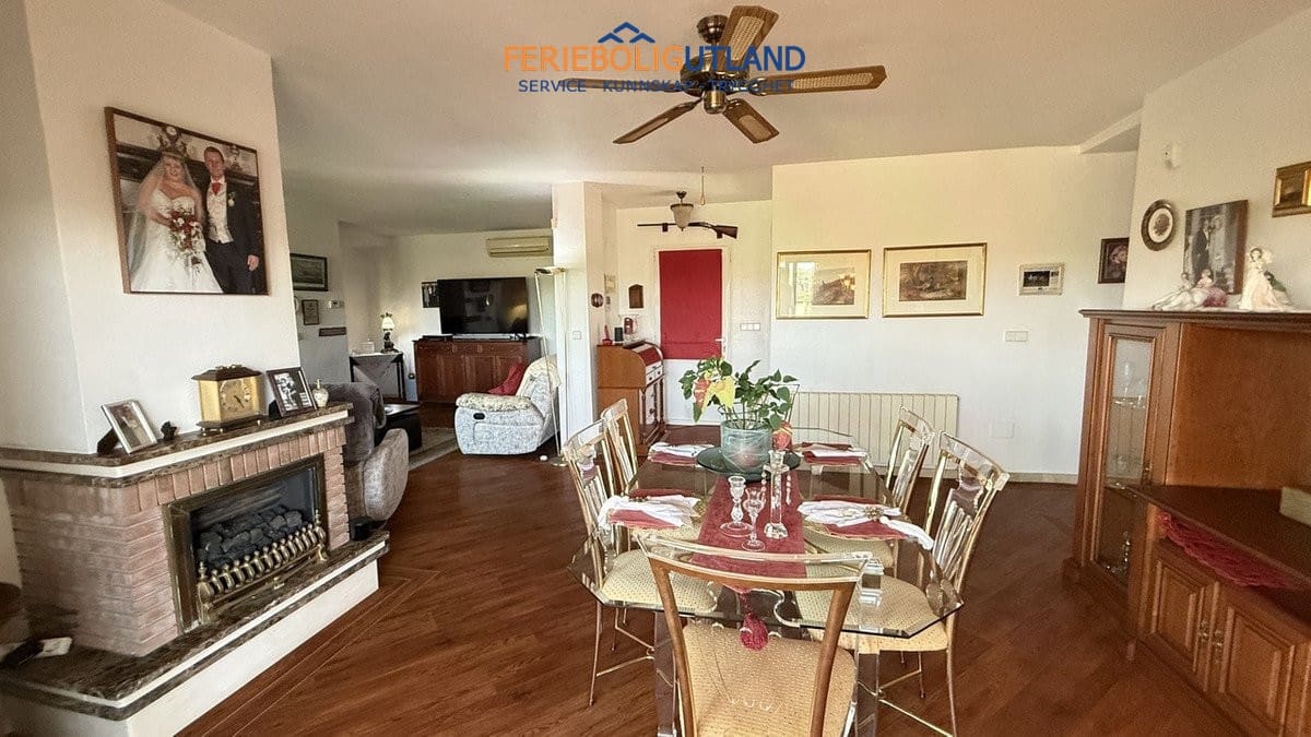 5 sypialnia Willa na sprzedaż w La Zenia z basenem garażem - 635 000 € (Ref: 10077038)