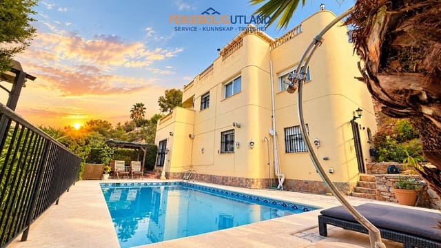 5 sypialnia Willa na sprzedaż w La Zenia, Orihuela z basenem garażem - 635 000 € (Ref: 10077038)