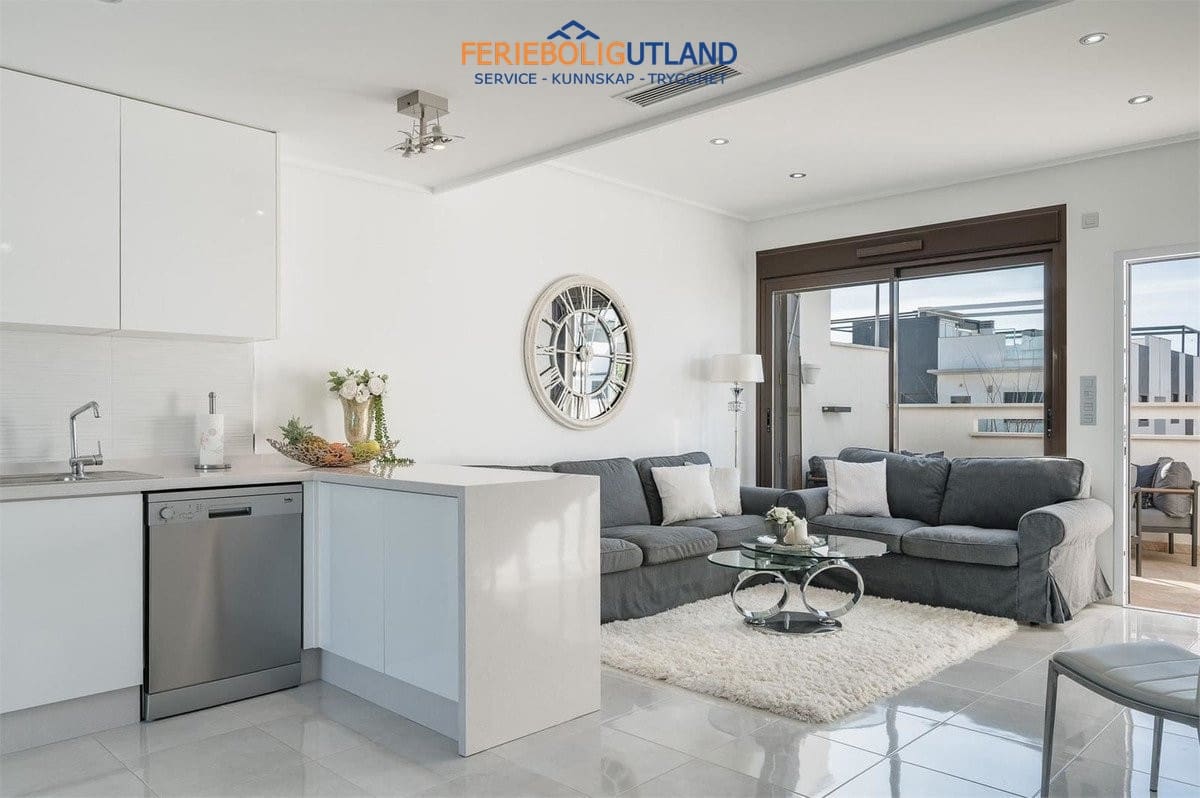 2 bedroom Penthouse for sale in Pilar de la Horadada with pool garage - € 349,000 (Ref: 10077039)