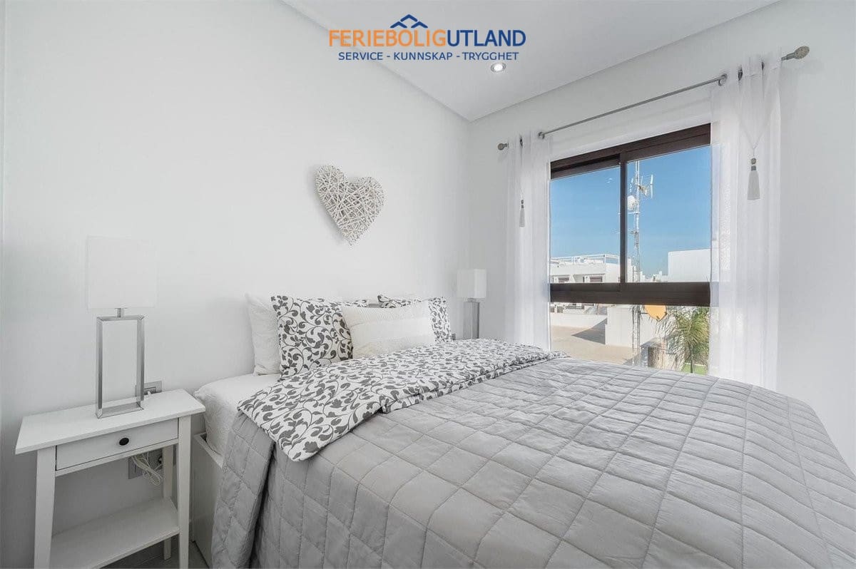 2 bedroom Penthouse for sale in Pilar de la Horadada with pool garage - € 349,000 (Ref: 10077039)