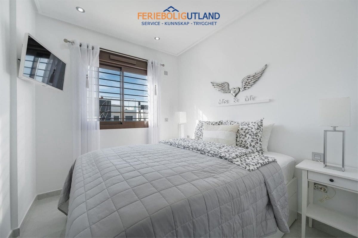 2 bedroom Penthouse for sale in Pilar de la Horadada with pool garage - € 349,000 (Ref: 10077039)