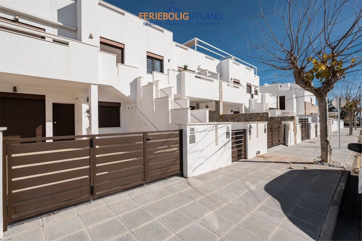 2 bedroom Penthouse for sale in Pilar de la Horadada with pool garage - € 349,000 (Ref: 10077039)