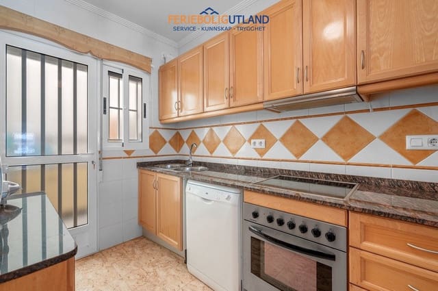 3 chambre Villa/Maison à vendre à El Raso, Guardamar del Segura avec piscine garage - 290 000 € (Ref: 10078780)