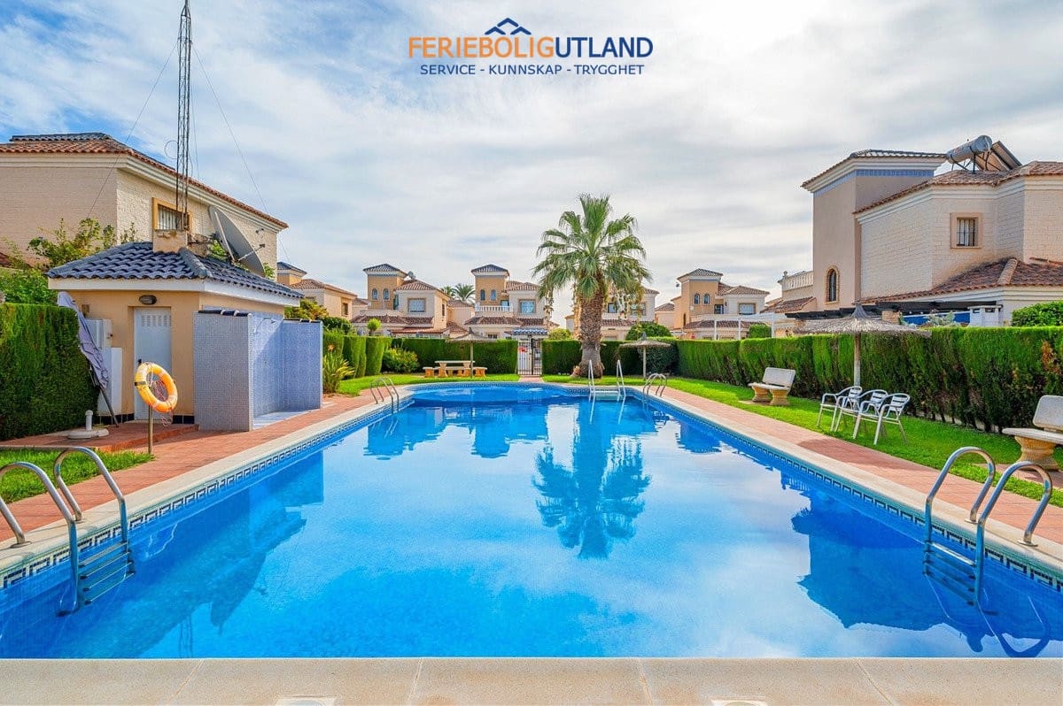 3 soveværelse Villa til salg i El Raso med swimmingpool garage - € 290.000 (Ref: 10078780)