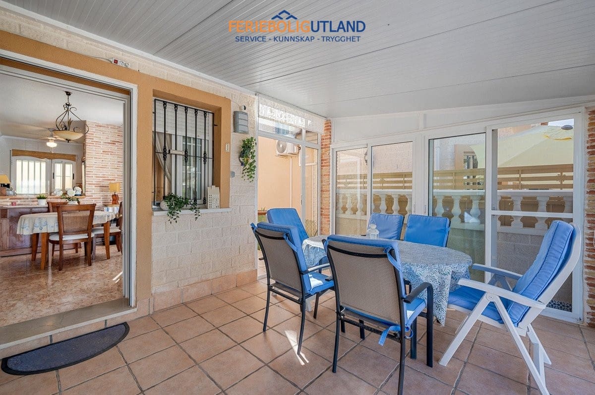 3 soveværelse Villa til salg i El Raso med swimmingpool garage - € 290.000 (Ref: 10078780)
