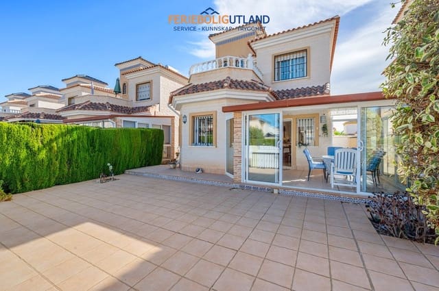 3 chambre Villa/Maison à vendre à El Raso, Guardamar del Segura avec piscine garage - 290 000 € (Ref: 10078780)