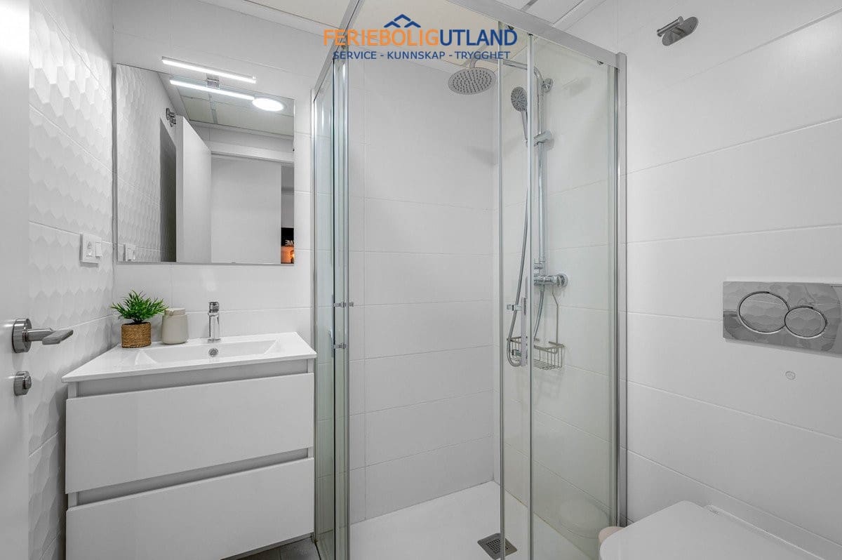 2 bedroom Apartment for sale in Villamartin with pool garage - € 279,000 (Ref: 10078781)