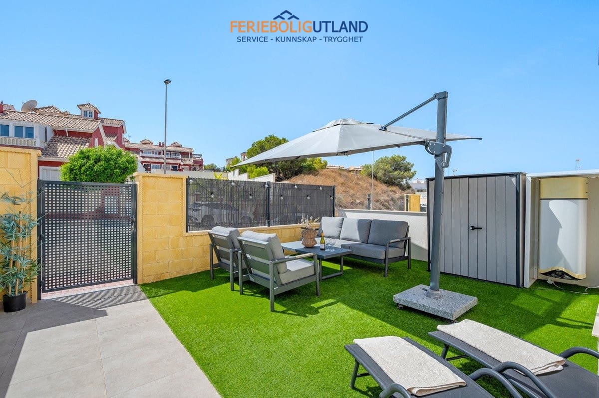 2 bedroom Apartment for sale in Villamartin with pool garage - € 279,000 (Ref: 10078781)