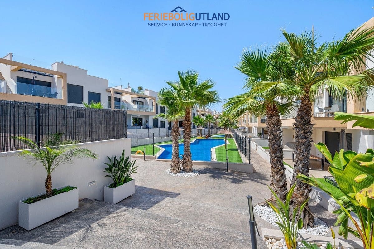 2 bedroom Apartment for sale in Villamartin with pool garage - € 279,000 (Ref: 10078781)