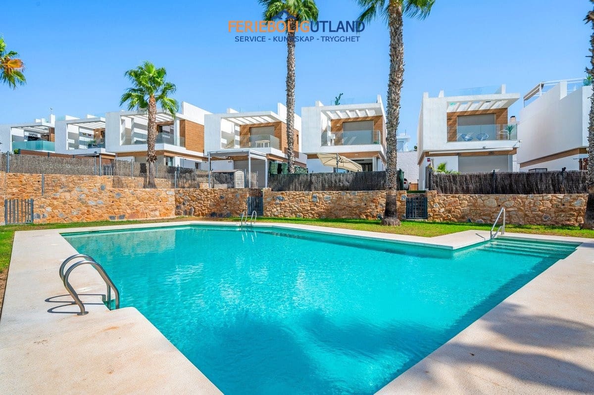 3 slaapkamer Villa te koop in Villamartin met zwembad garage - € 429.000 (Ref: 10078782)