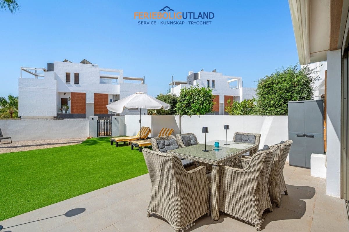 3 slaapkamer Villa te koop in Villamartin met zwembad garage - € 429.000 (Ref: 10078782)