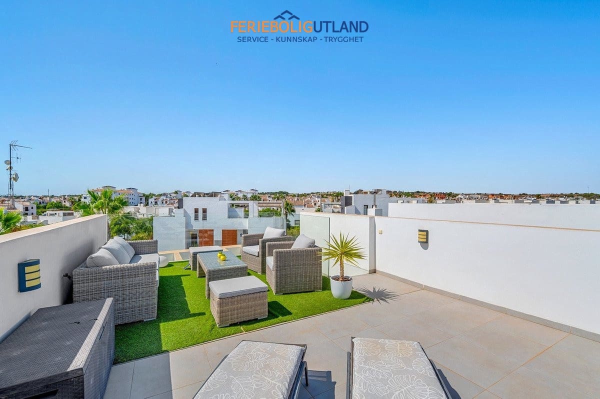 3 slaapkamer Villa te koop in Villamartin met zwembad garage - € 429.000 (Ref: 10078782)