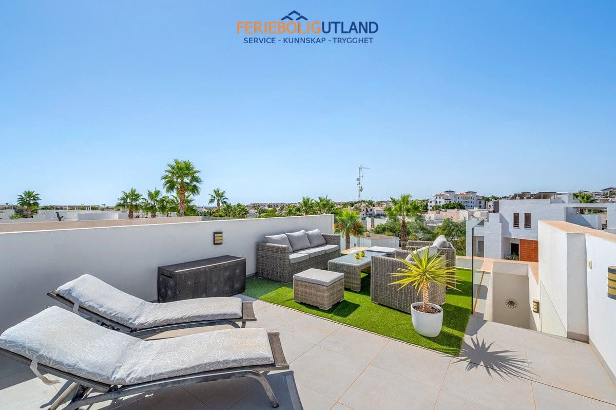3 slaapkamer Villa te koop in Villamartin met zwembad garage - € 429.000 (Ref: 10078782)