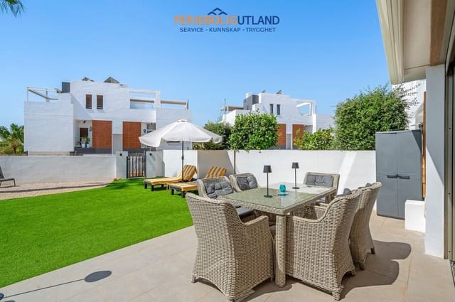 3 slaapkamer Villa te koop in Villamartin, Orihuela met zwembad garage - € 429.000 (Ref: 10078782)