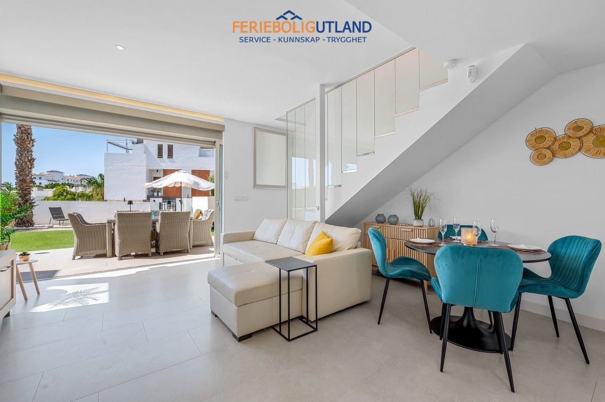 3 slaapkamer Villa te koop in Villamartin met zwembad garage - € 429.000 (Ref: 10078782)