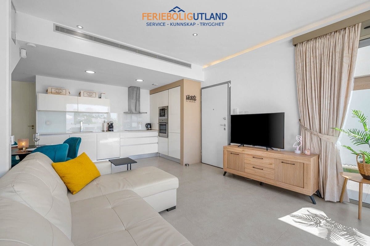 3 slaapkamer Villa te koop in Villamartin met zwembad garage - € 429.000 (Ref: 10078782)