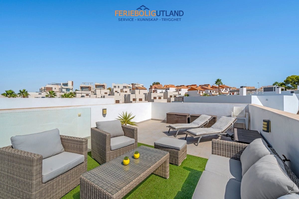 3 slaapkamer Villa te koop in Villamartin met zwembad garage - € 429.000 (Ref: 10078782)