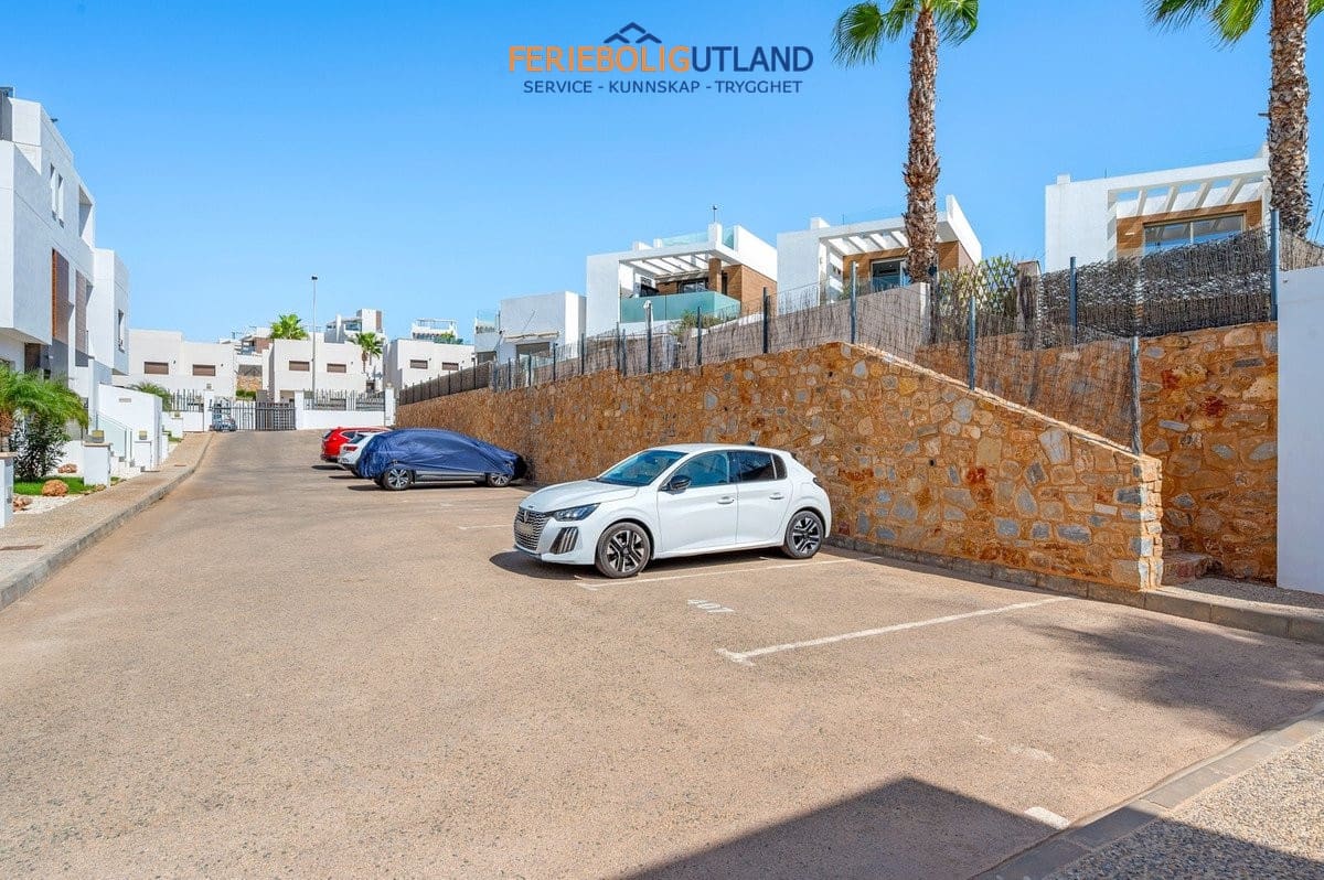 3 slaapkamer Villa te koop in Villamartin met zwembad garage - € 429.000 (Ref: 10078782)