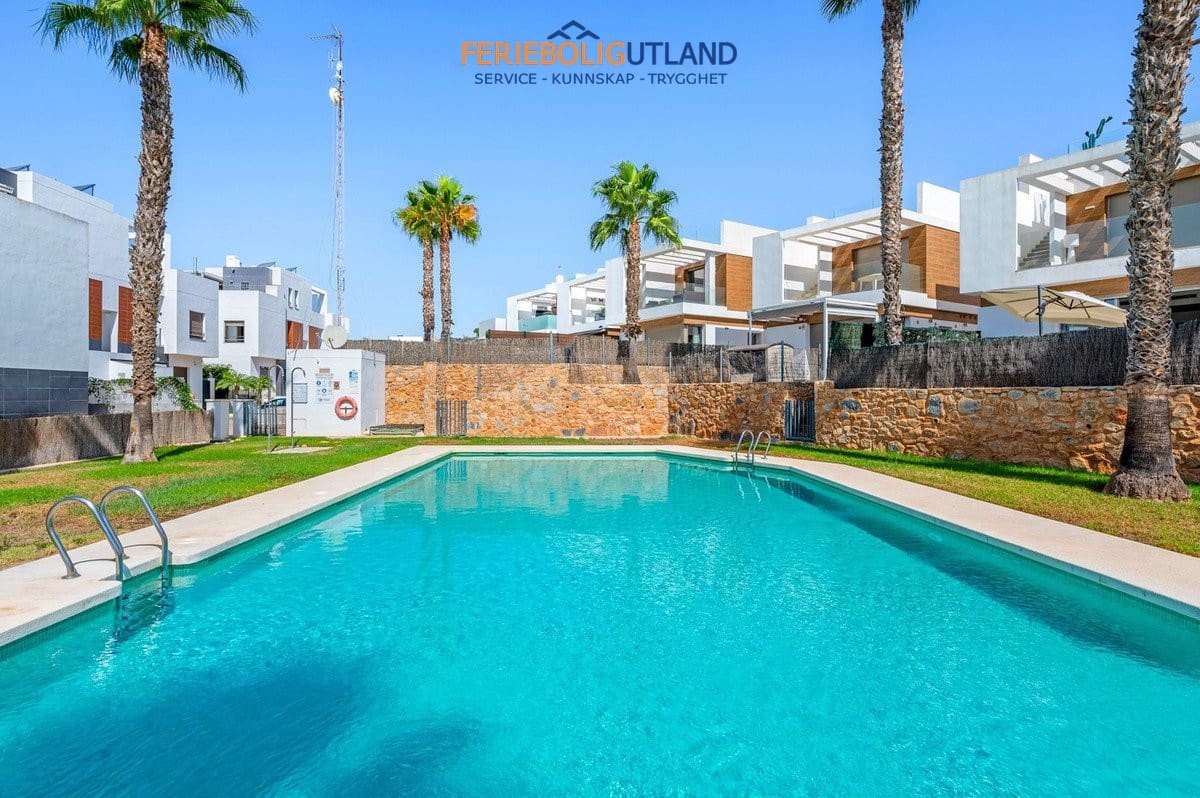 3 slaapkamer Villa te koop in Villamartin met zwembad garage - € 429.000 (Ref: 10078782)