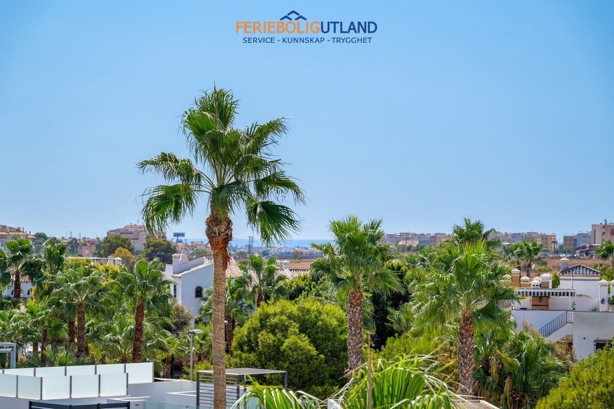 3 slaapkamer Villa te koop in Villamartin met zwembad garage - € 429.000 (Ref: 10078782)