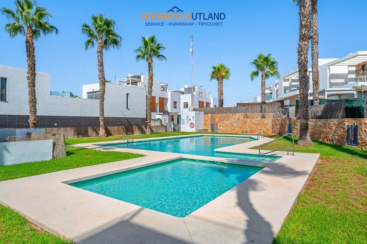 3 slaapkamer Villa te koop in Villamartin met zwembad garage - € 429.000 (Ref: 10078782)