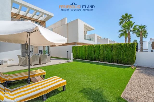 3 slaapkamer Villa te koop in Villamartin, Orihuela met zwembad garage - € 429.000 (Ref: 10078782)