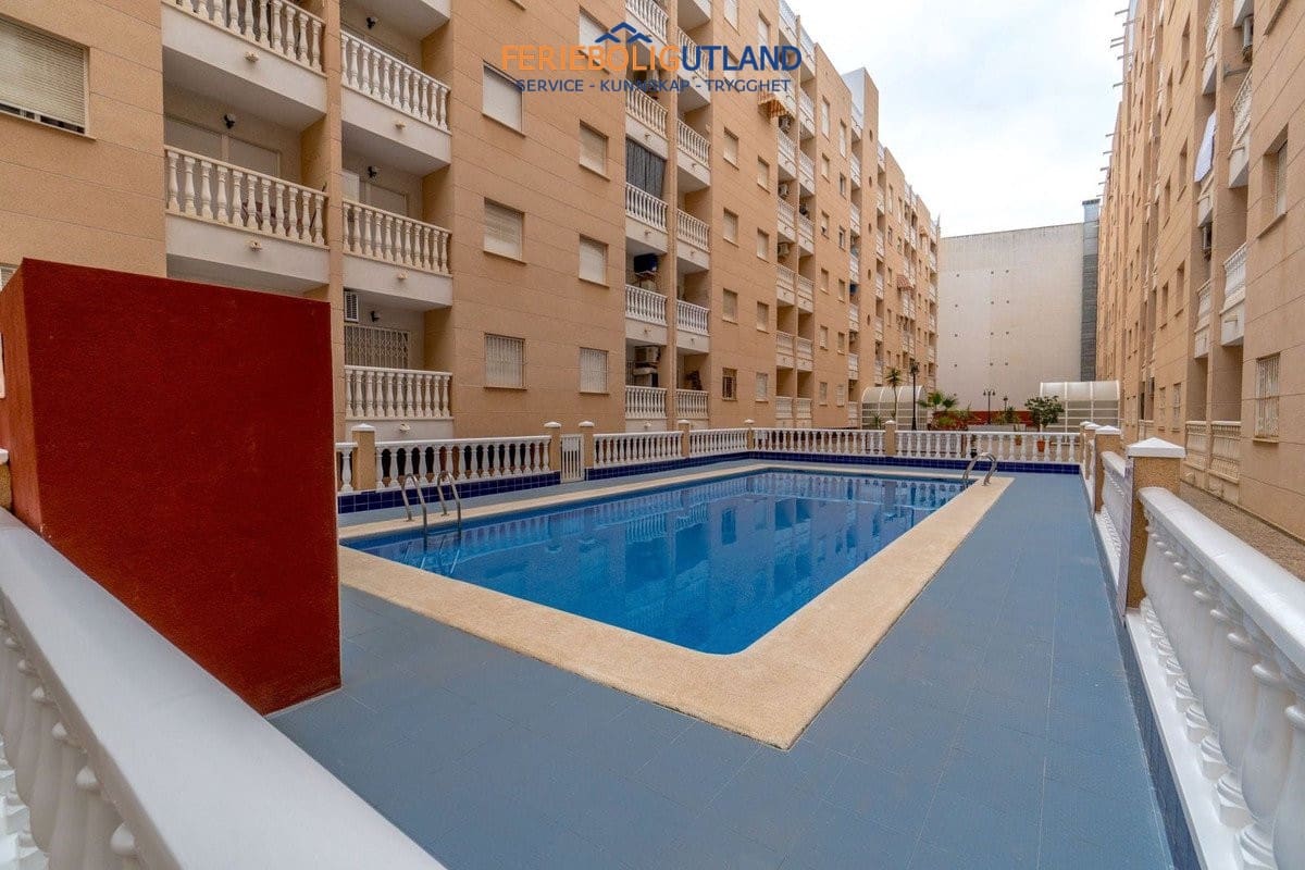2 Zimmer Apartment zu verkaufen in Torrevieja mit Pool - 139.000 € (Ref: 10078785)