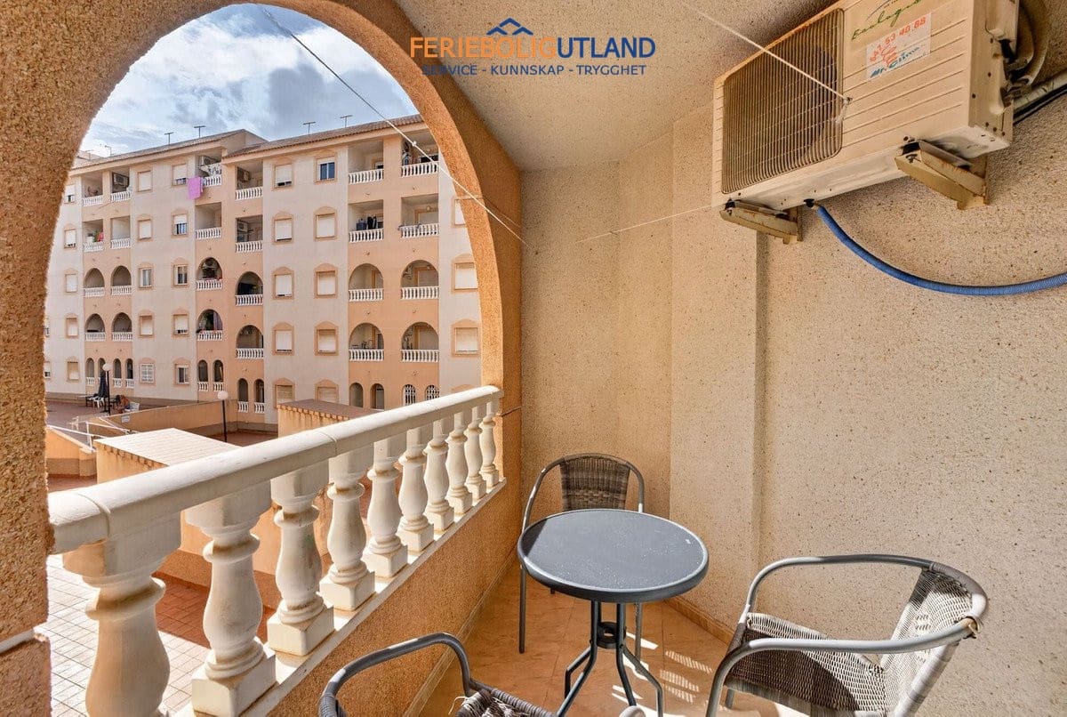 2 Zimmer Apartment zu verkaufen in Torrevieja mit Pool - 139.000 € (Ref: 10078785)
