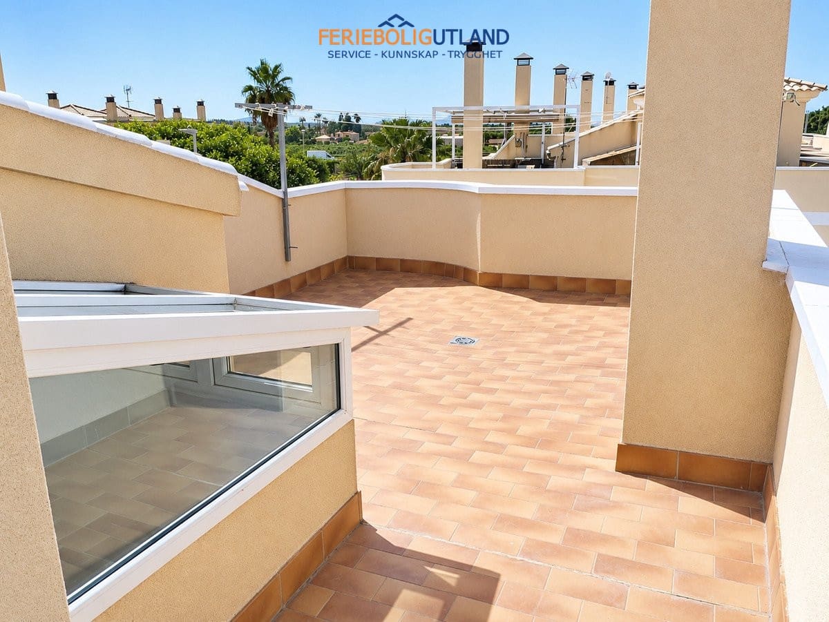 4 bedroom Townhouse for sale in Almoradi with pool garage - € 230,000 (Ref: 10078787)