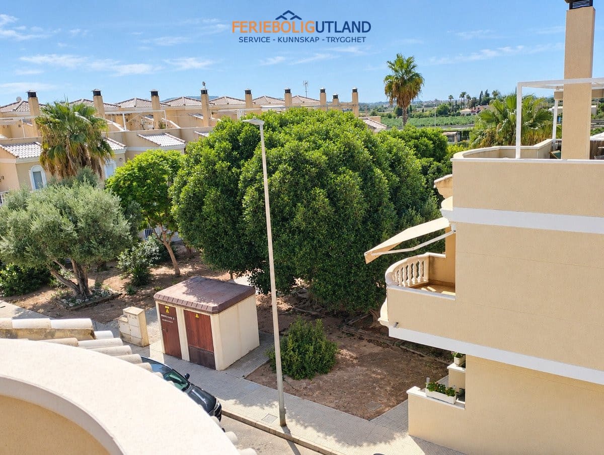 4 bedroom Townhouse for sale in Almoradi with pool garage - € 230,000 (Ref: 10078787)