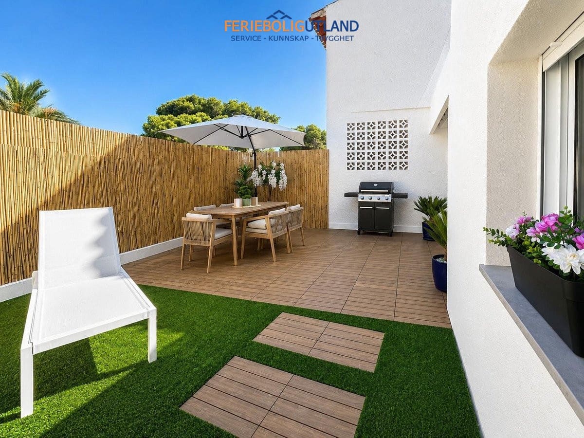 Pareado de 4 habitaciones en Orihuela Costa en venta con piscina garaje - 749.000 € (Ref: 10078999)