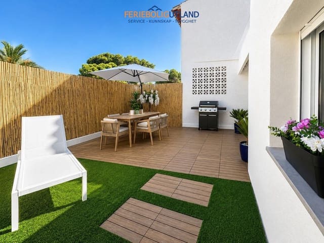 Pareado de 4 habitaciones en Punta Prima, Orihuela en venta con piscina garaje - 749.000 € (Ref: 10078999)