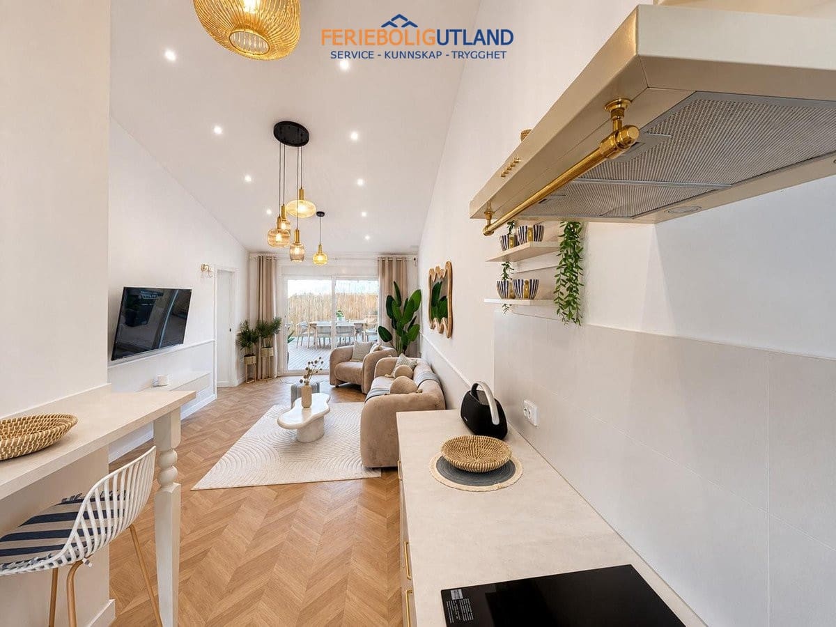 Pareado de 4 habitaciones en Orihuela Costa en venta con piscina garaje - 749.000 € (Ref: 10078999)