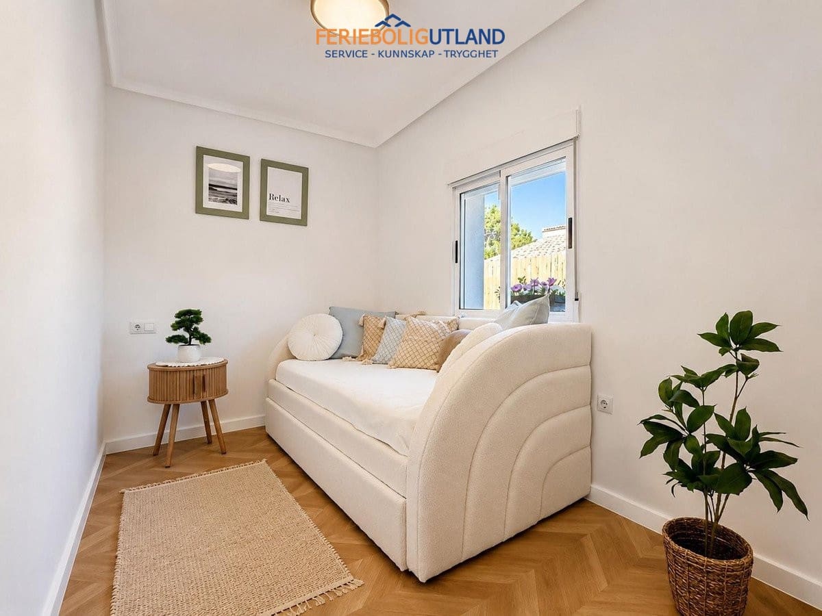 Pareado de 4 habitaciones en Orihuela Costa en venta con piscina garaje - 749.000 € (Ref: 10078999)