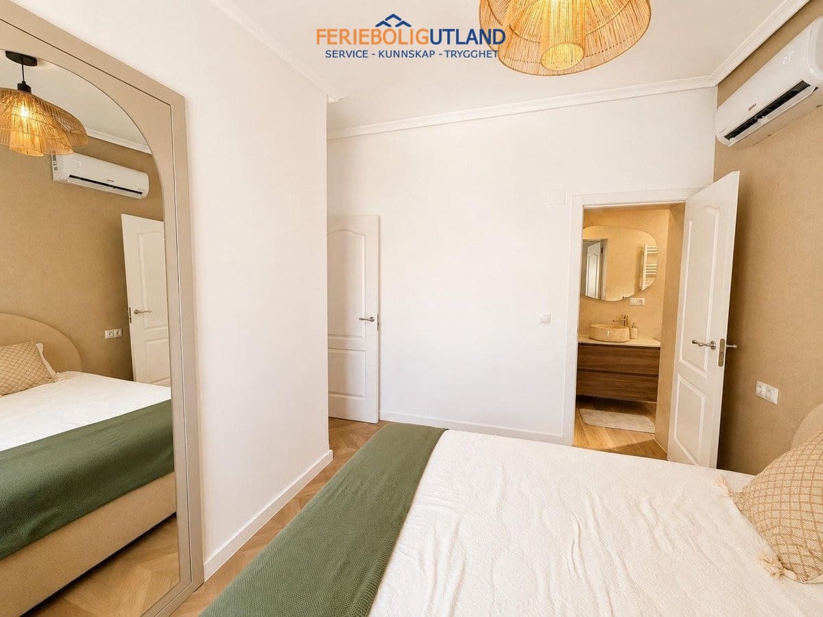 Pareado de 4 habitaciones en Orihuela Costa en venta con piscina garaje - 749.000 € (Ref: 10078999)