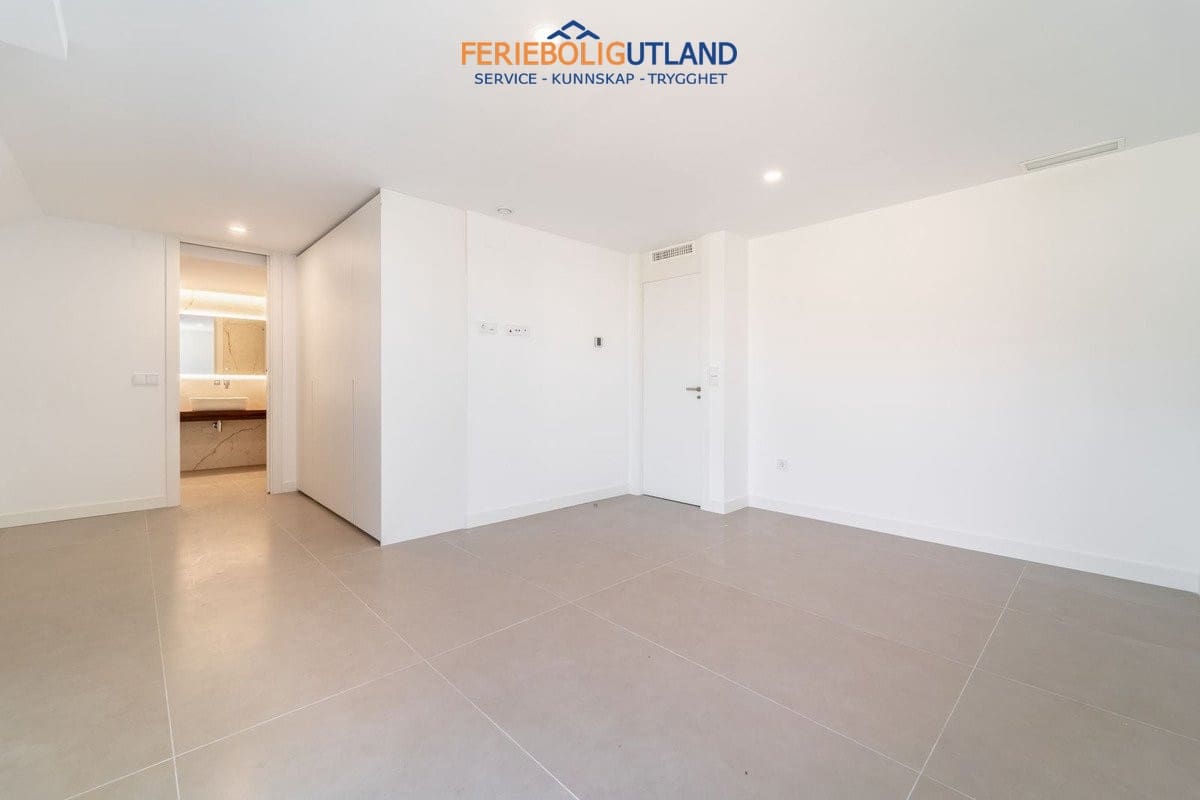 3 soveværelse Penthouse til salg i Fuengirola med swimmingpool garage - € 1.225.000 (Ref: 10079000)
