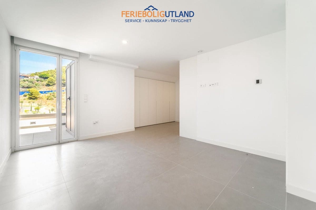 3 soveværelse Penthouse til salg i Fuengirola med swimmingpool garage - € 1.225.000 (Ref: 10079000)